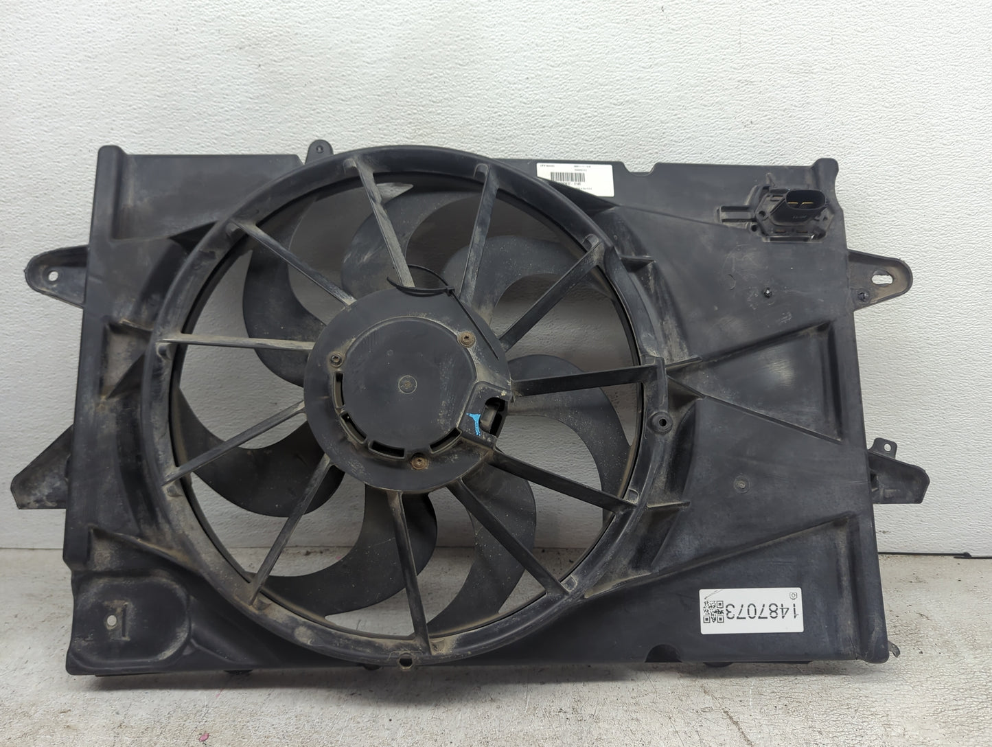 2010-2017 Gmc Terrain Electric Radiator Cooling Fan Motor Assembly P/N:05061Y-11-0145 15846003-010 Fits OEM Used Auto Parts 