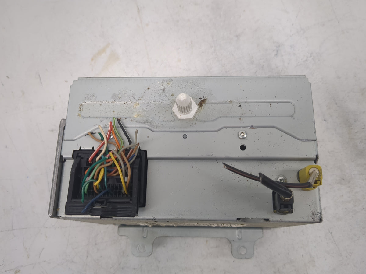 2010-2011 Gmc Terrain Radio AM FM Cd Player Receiver Replacement P/N:20983517 CQ-FG5011YC Fits Fits 2010 2011 2012 OEM Used 