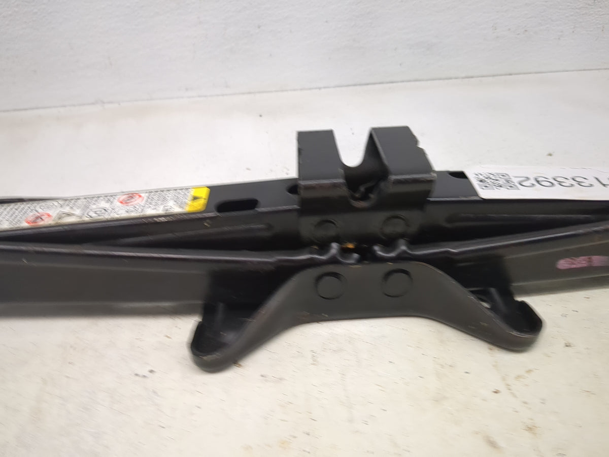 2011 Gmc Terrain Spare Scissor Car Jack 1513392 - Oemusedautoparts1.com