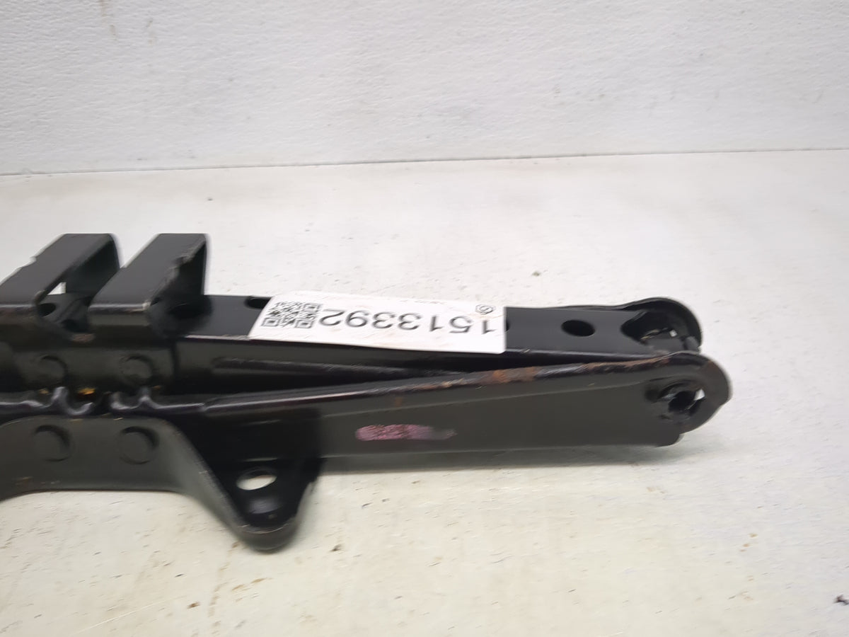 2011 Gmc Terrain Spare Scissor Car Jack 1513392 - Oemusedautoparts1.com