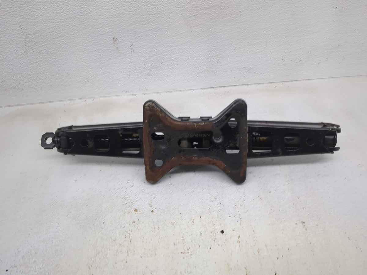 2011 Gmc Terrain Spare Scissor Car Jack 1513392 - Oemusedautoparts1.com