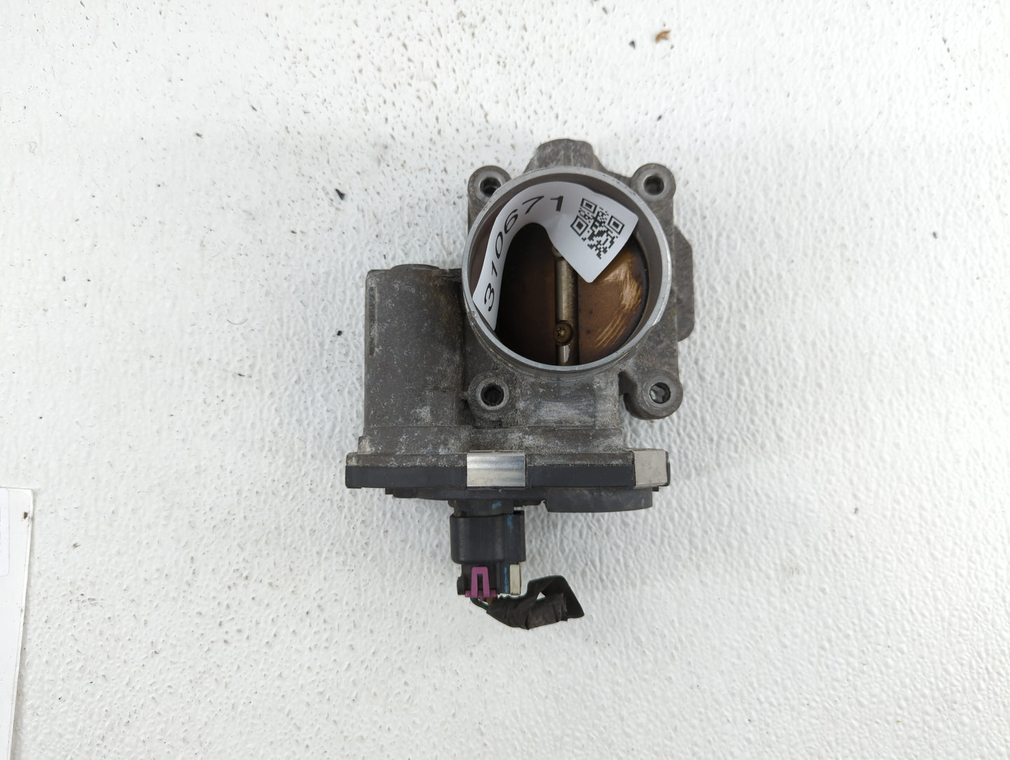 2010-2012 Gmc Terrain Throttle Body P/N:9B4G-9F991-A 668AA, 186AA Fits Fits 2007 2008 2009 2010 2011 2012 OEM Used Auto Part