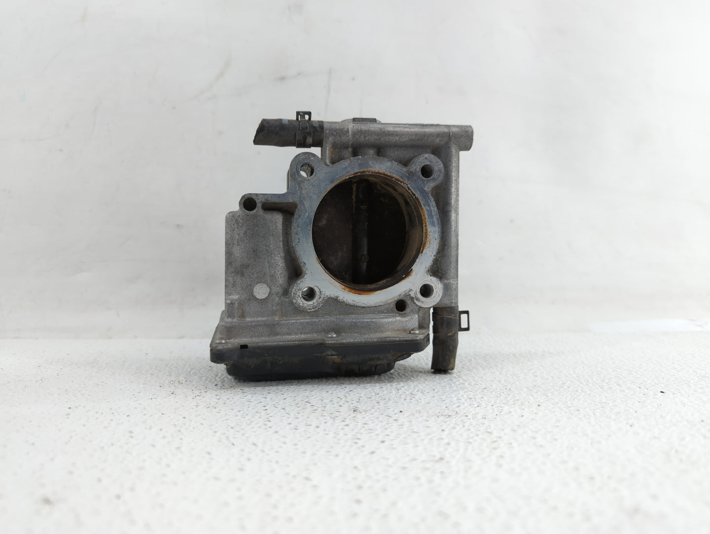 2010-2012 Gmc Terrain Throttle Body P/N:9B4G-9F991-A 668AA, 186AA Fits Fits 2007 2008 2009 2010 2011 2012 OEM Used Auto Part