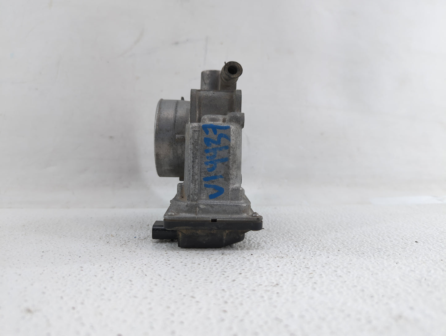 2010-2012 Gmc Terrain Throttle Body P/N:9B4G-9F991-A 668AA, 186AA Fits Fits 2007 2008 2009 2010 2011 2012 OEM Used Auto Part