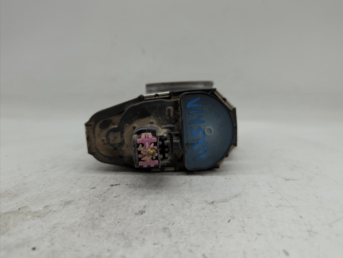 2010-2012 Gmc Terrain Throttle Body P/N:9B4G-9F991-A 668AA, 186AA Fits Fits 2007 2008 2009 2010 2011 2012 OEM Used Auto Part