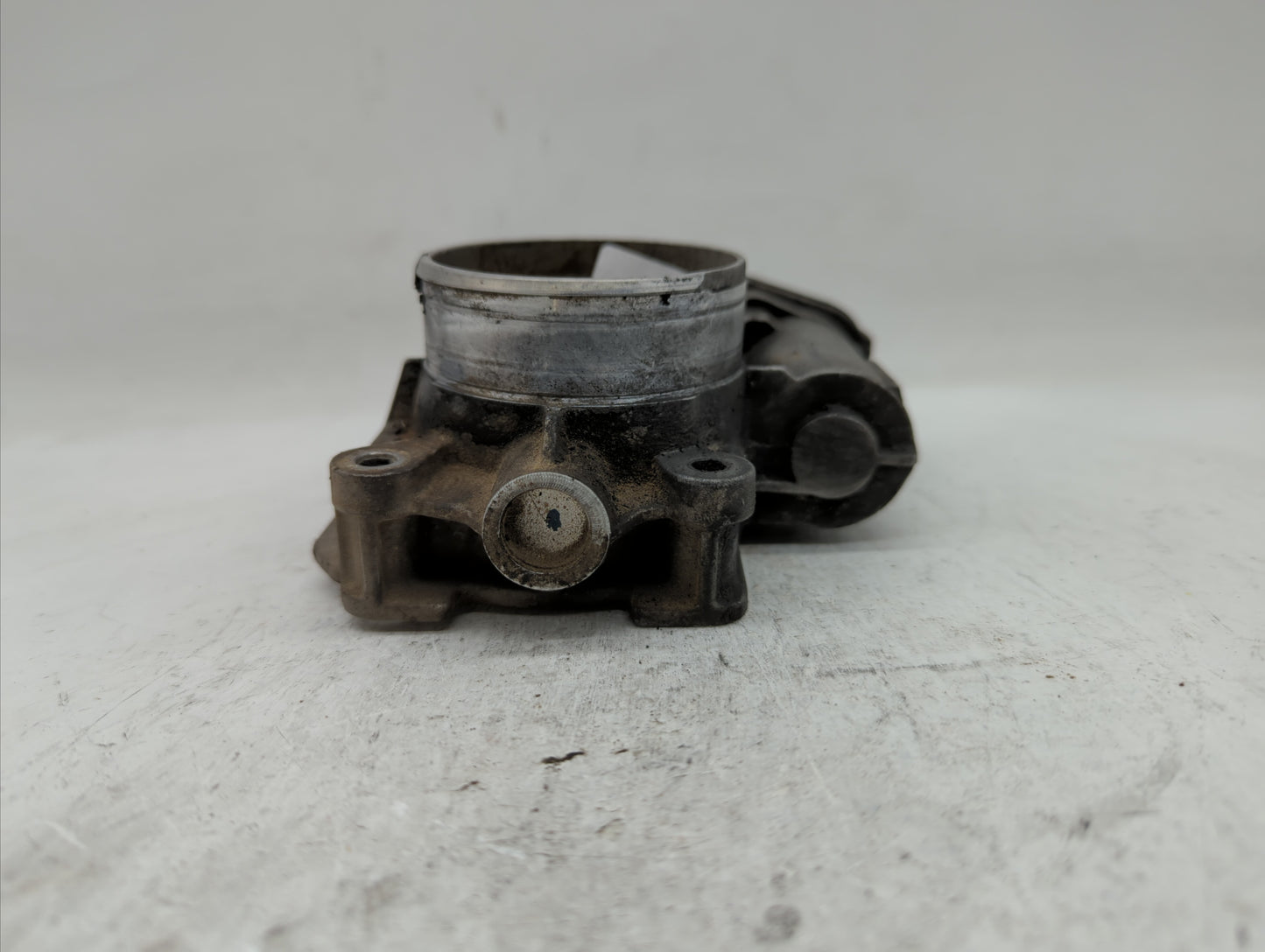 2010-2012 Gmc Terrain Throttle Body P/N:9B4G-9F991-A 668AA, 186AA Fits Fits 2007 2008 2009 2010 2011 2012 OEM Used Auto Part