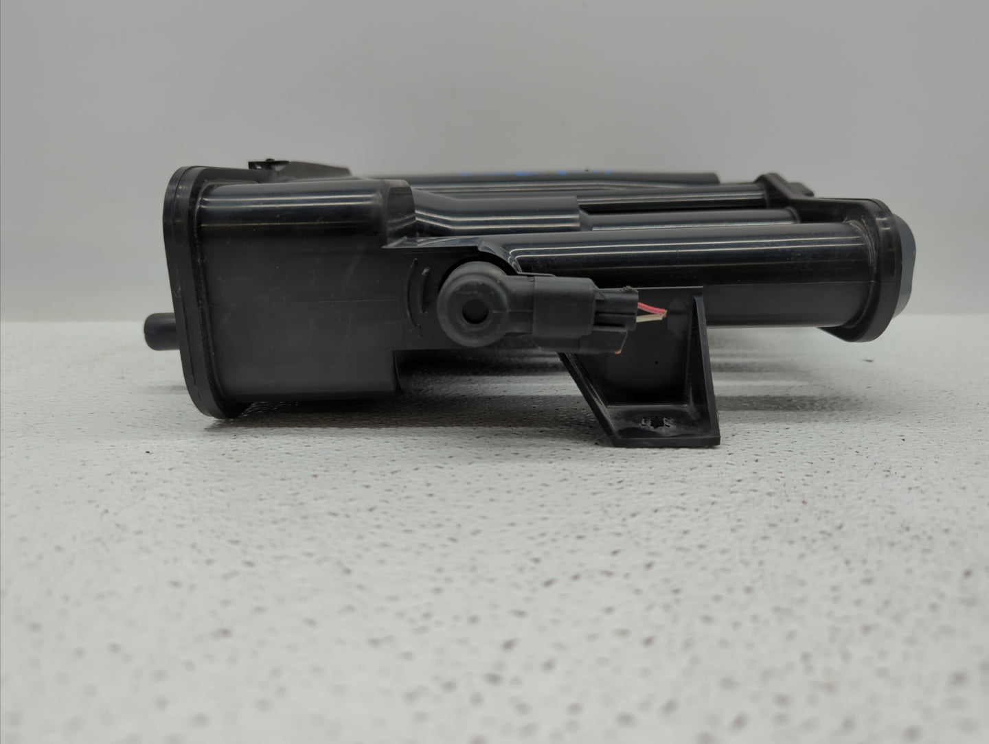 2011 Gmc Terrain Fuel Vapor Charcoal Canister - Oemusedautoparts1.com