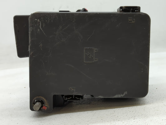 2011 Gmc Terrain Fusebox Fuse Box Panel Relay Module P/N:20899627 20899629 Fits OEM Used Auto Parts - Oemusedautoparts1.com