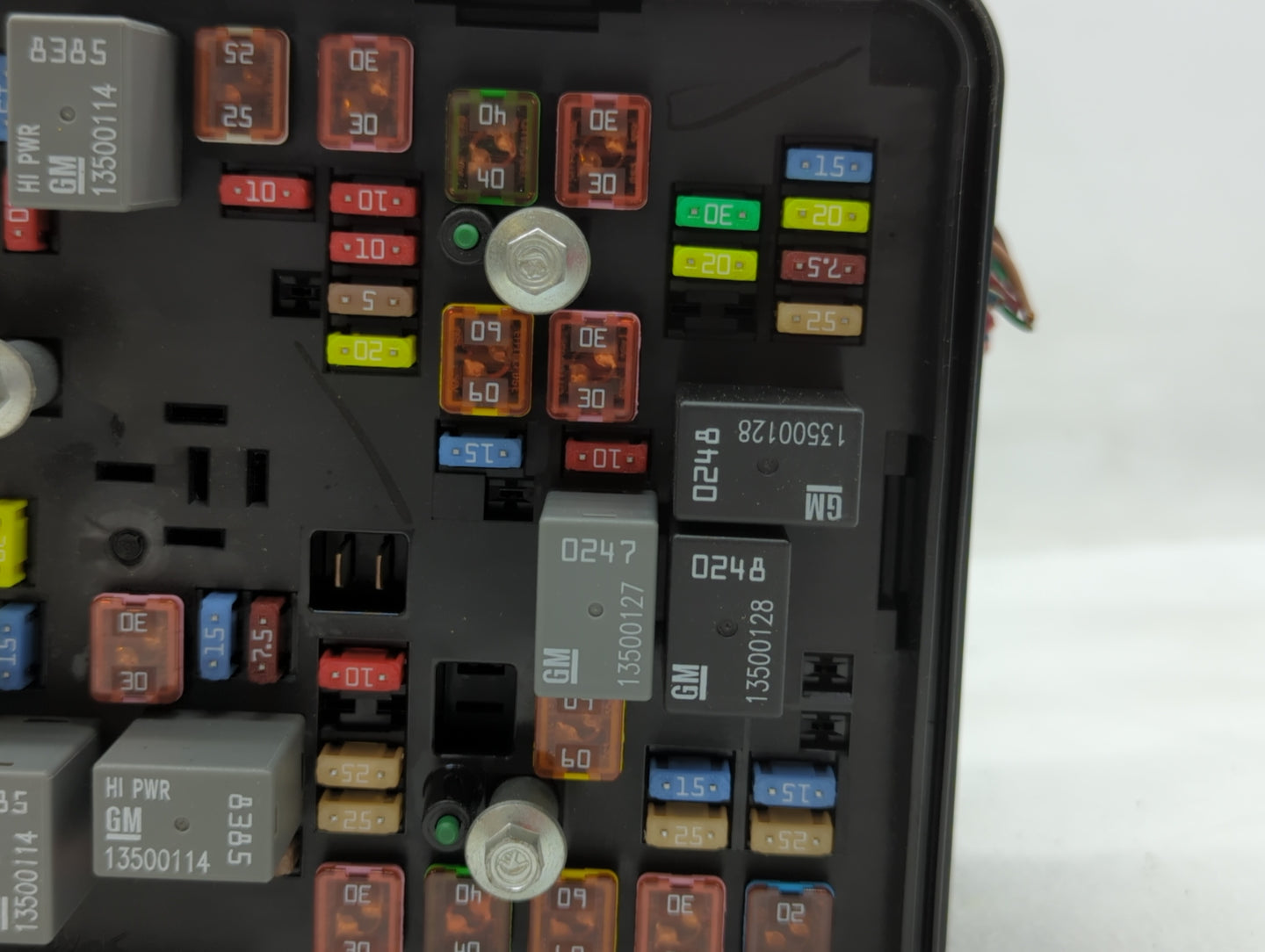 2011 Gmc Terrain Fusebox Fuse Box Panel Relay Module P/N:20899627 20899629 Fits OEM Used Auto Parts - Oemusedautoparts1.com