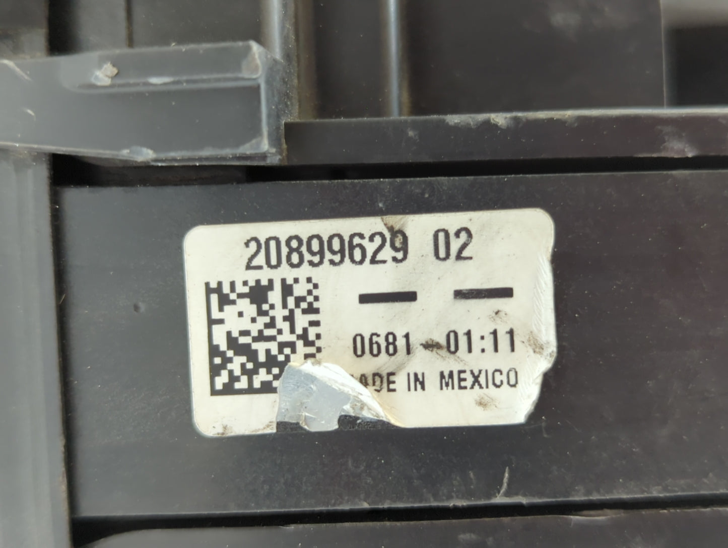 2011 Gmc Terrain Fusebox Fuse Box Panel Relay Module P/N:20899627 20899629 Fits OEM Used Auto Parts - Oemusedautoparts1.com