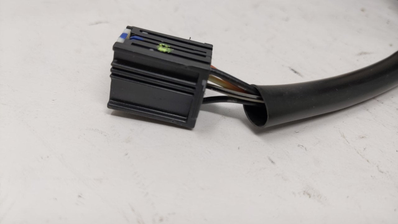 2010-2011 Gmc Terrain Side Mirror Replacement Passenger Right View Door Mirror Fits OEM Used Auto Parts - Oemusedautoparts1.