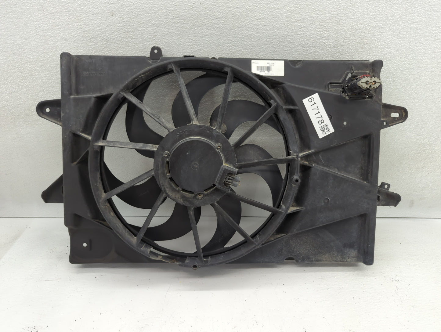 2010-2017 Gmc Terrain Left Radiator Fan Motor Assembly - Oemusedautoparts1.com