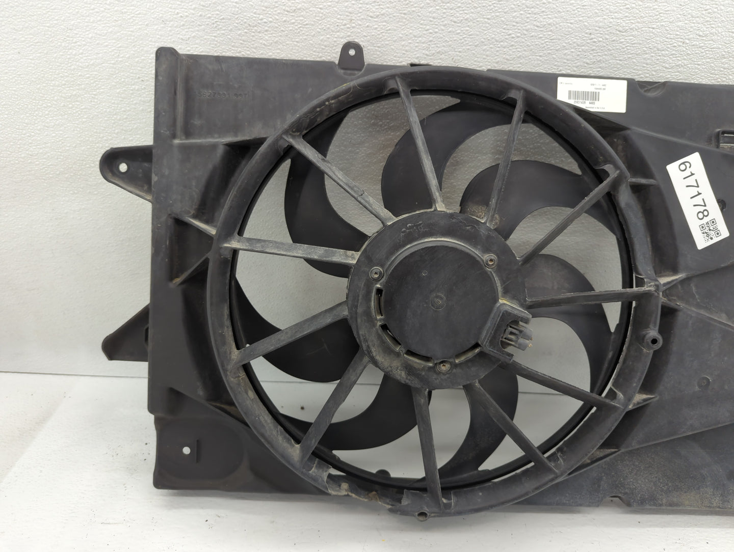 2010-2017 Gmc Terrain Left Radiator Fan Motor Assembly - Oemusedautoparts1.com