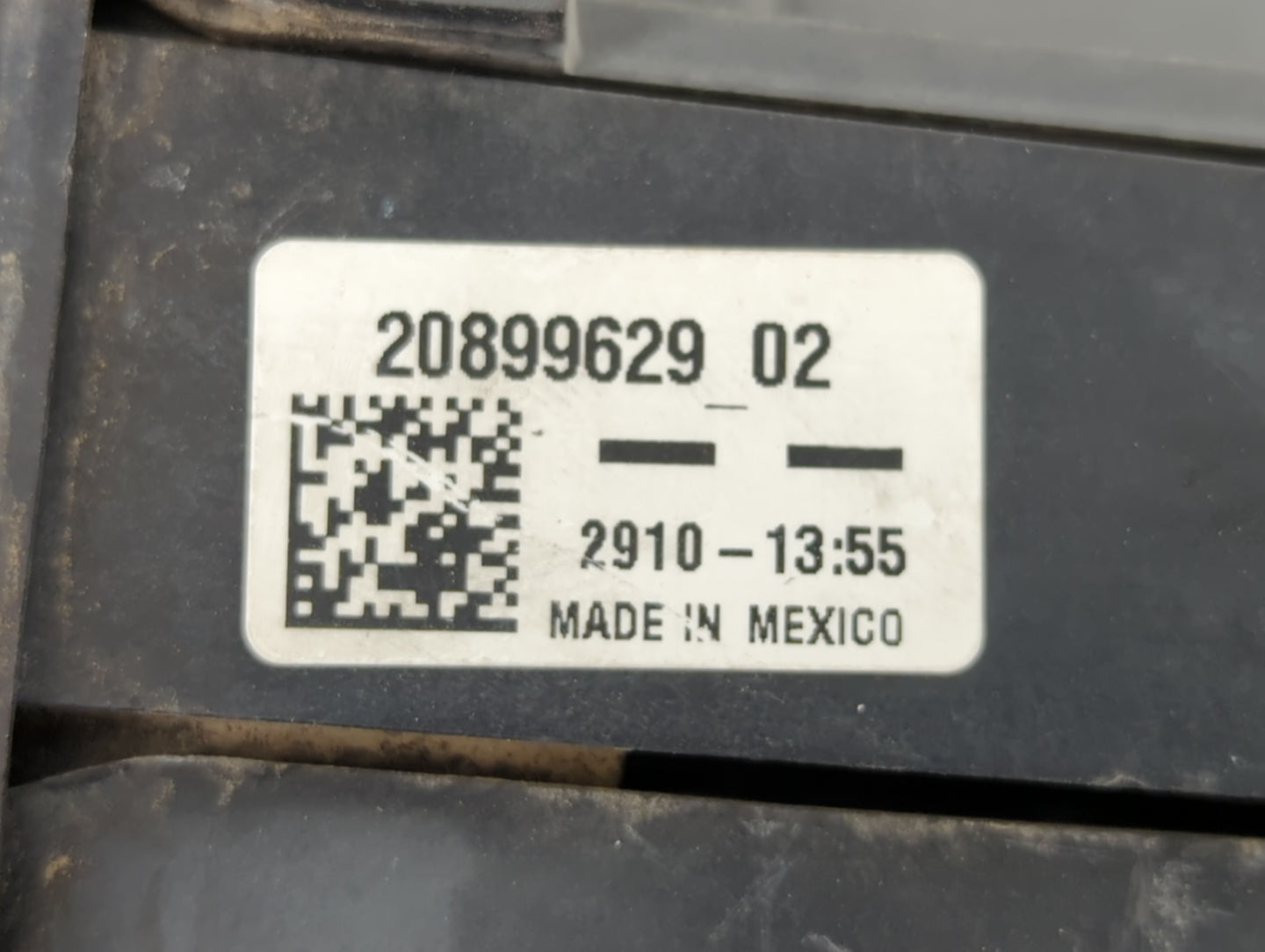 2011 Gmc Terrain Fusebox Fuse Box Panel Relay Module P/N:20899629 -02 Fits OEM Used Auto Parts - Oemusedautoparts1.com
