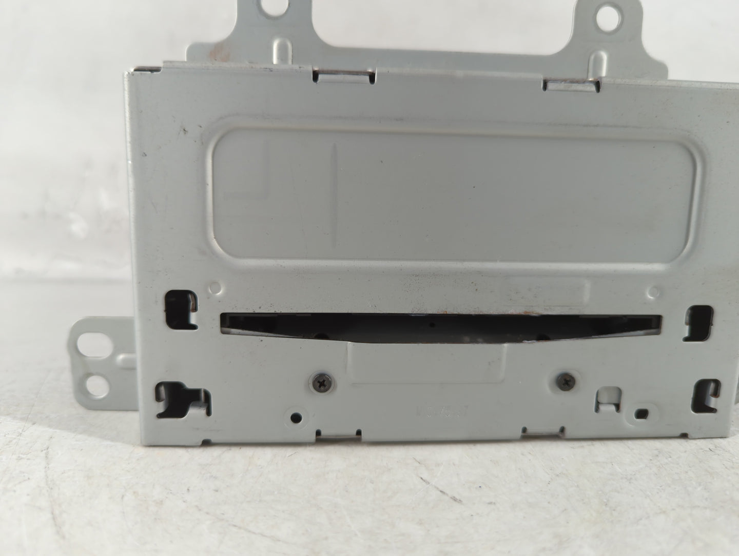 2011-2011 Gmc Terrain Am Fm Cd Player Radio Receiver - Oemusedautoparts1.com