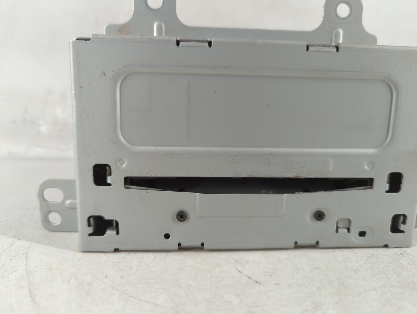 2011-2011 Gmc Terrain Am Fm Cd Player Radio Receiver - Oemusedautoparts1.com