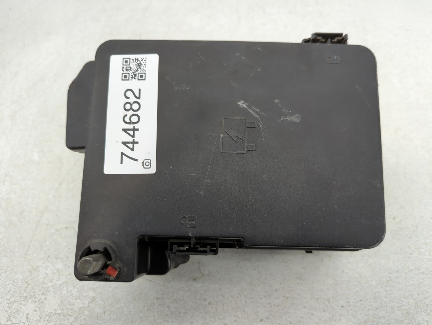 2011 Gmc Terrain Fusebox Fuse Box Panel Relay Module P/N:20899629_02 Fits OEM Used Auto Parts - Oemusedautoparts1.com