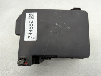 compare product 2011 Gmc Terrain Fusebox Fuse Box Panel Relay Module P/N:20899629_02 Fits OEM Used Auto Parts