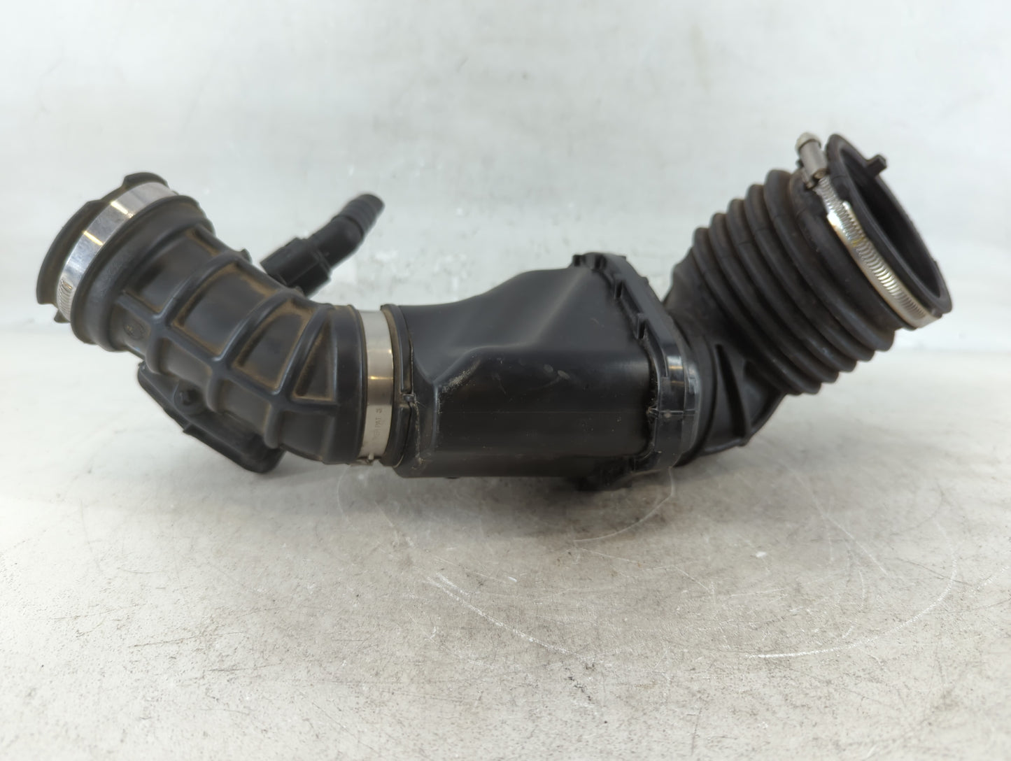 2010-2011 Gmc Terrain Air Cleaner Intake-duct Hose Tube - Oemusedautoparts1.com