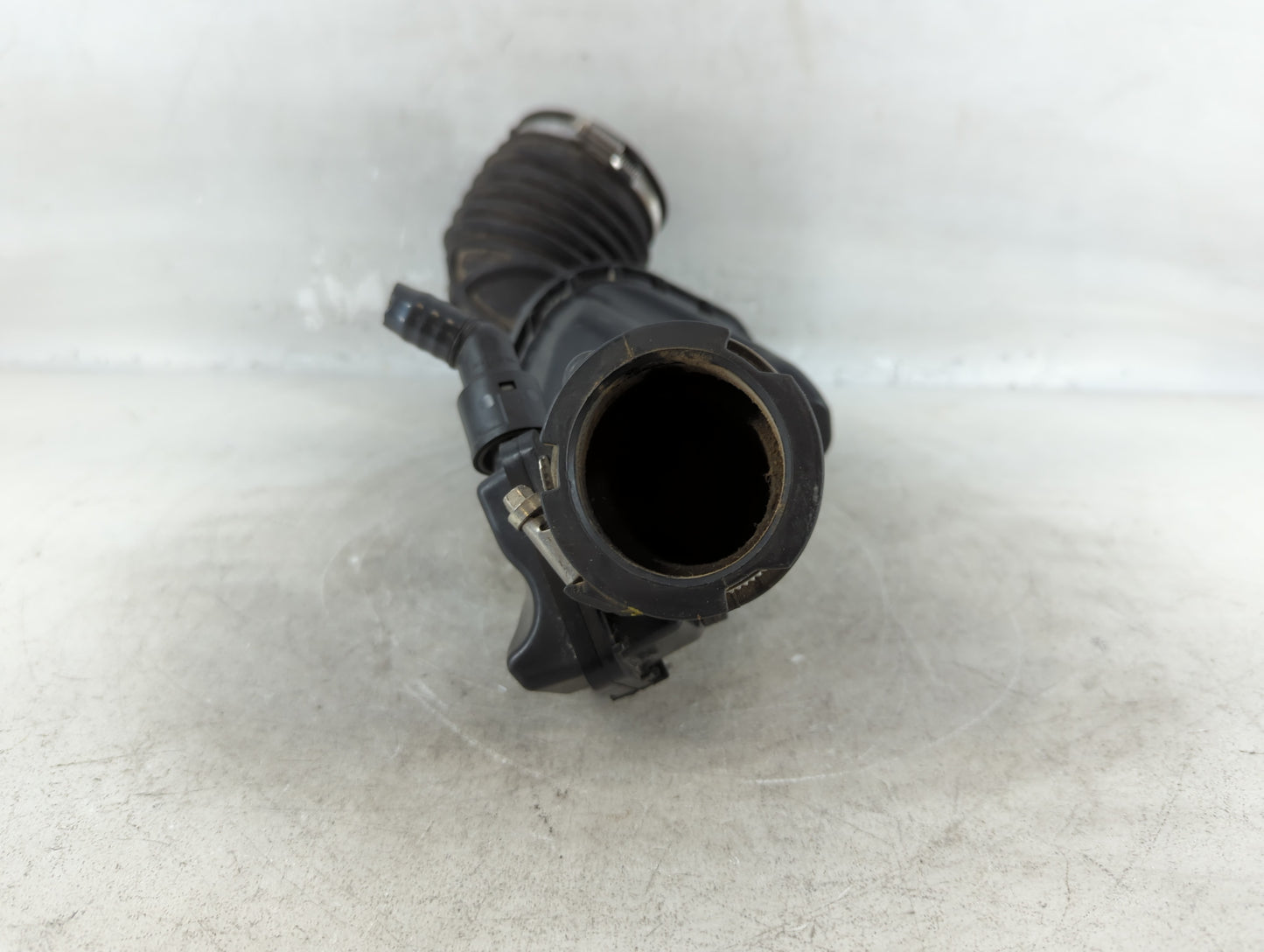2010-2011 Gmc Terrain Air Cleaner Intake-duct Hose Tube - Oemusedautoparts1.com