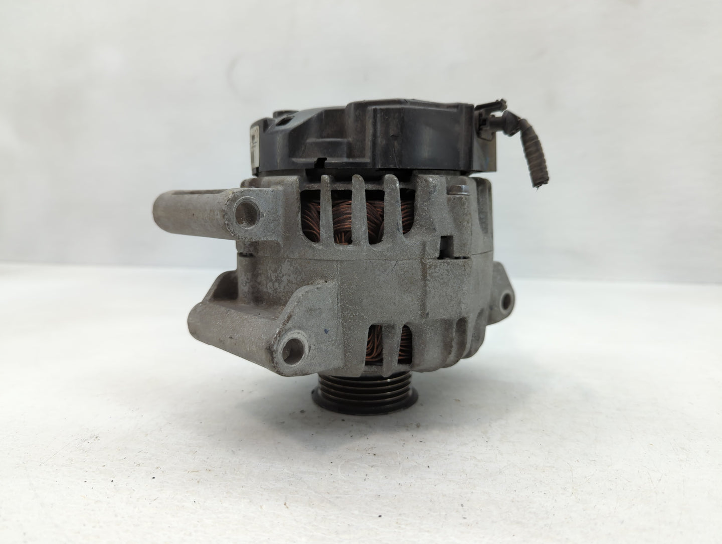 2010-2017 Gmc Terrain Alternator Replacement Generator Charging Assembly Engine OEM P/N:13500315 Fits OEM Used Auto Parts - 