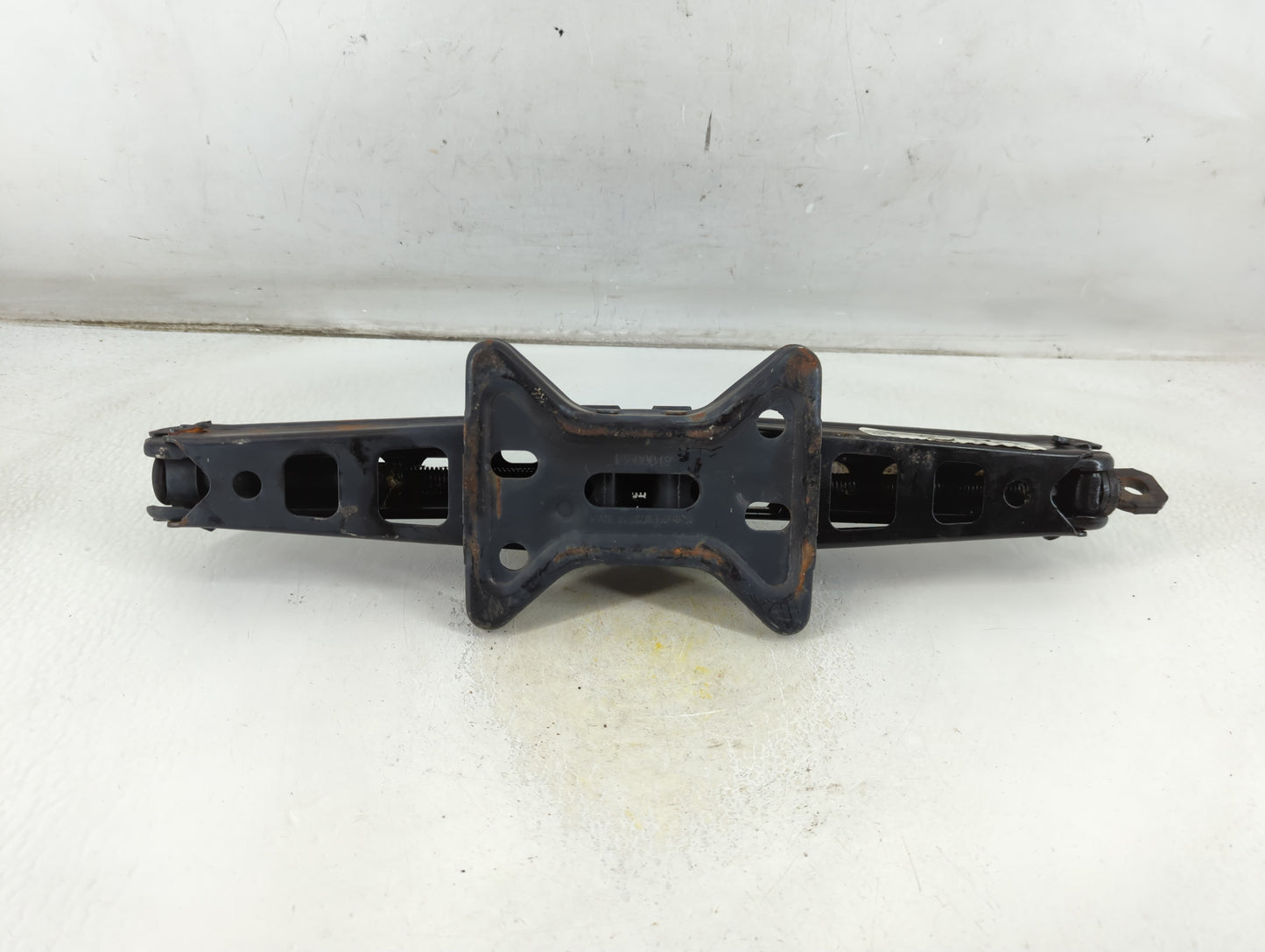 2011 Gmc Terrain Spare Scissor Car Jack - Oemusedautoparts1.com