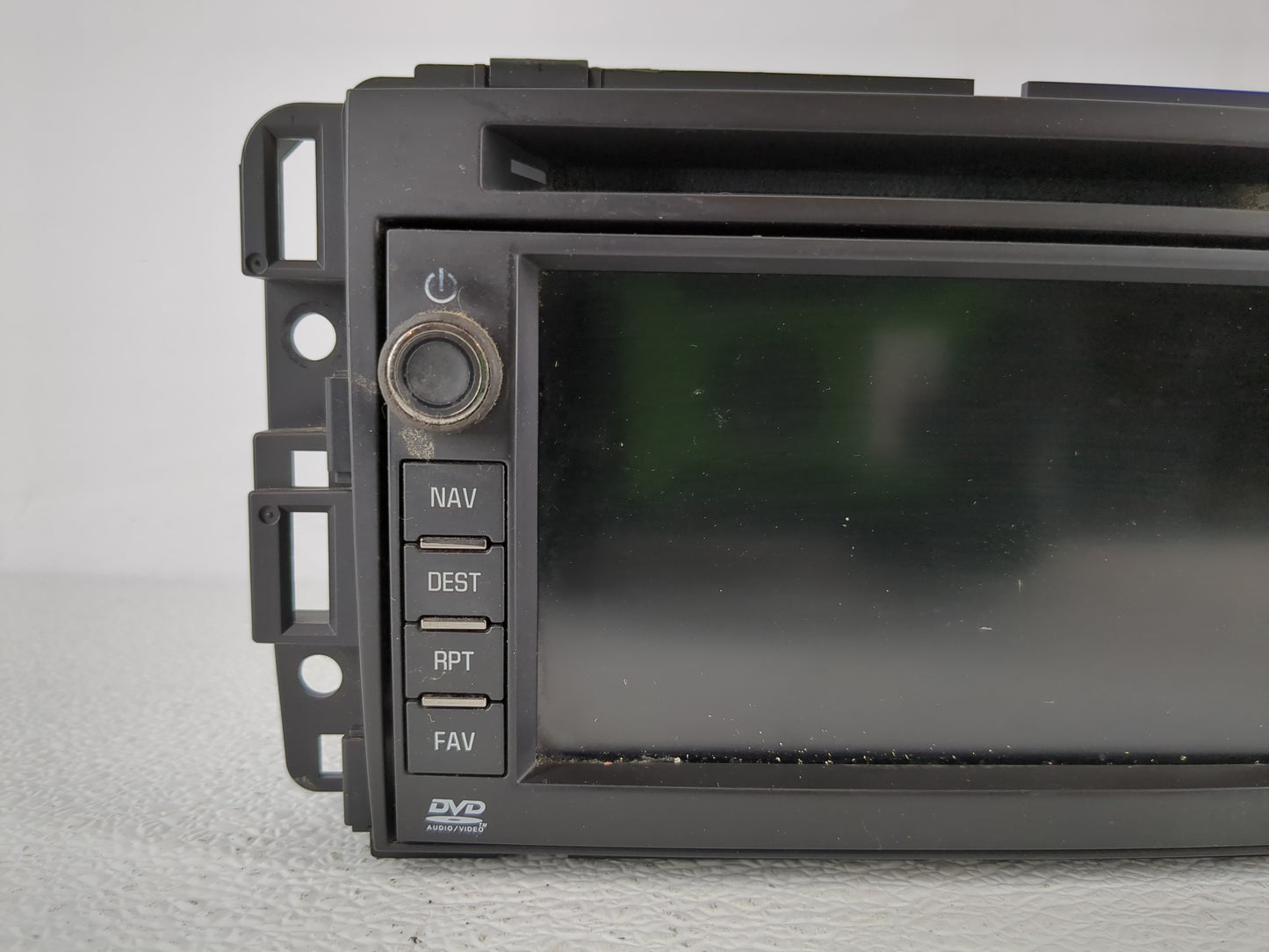 2011 Gmc Yukon Radio AM FM Cd Player Receiver Replacement P/N:22776895 Fits OEM Used Auto Parts - Oemusedautoparts1.com