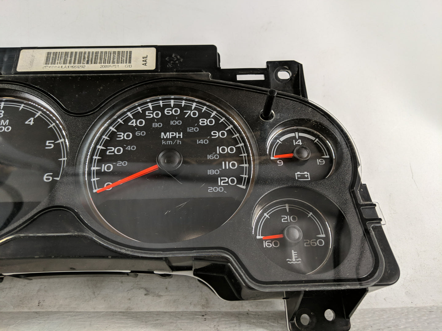 2010-2011 Gmc Yukon Instrument Cluster Speedometer Gauges P/N:20895753 Fits Fits 2010 2011 OEM Used Auto Parts - Oemusedauto