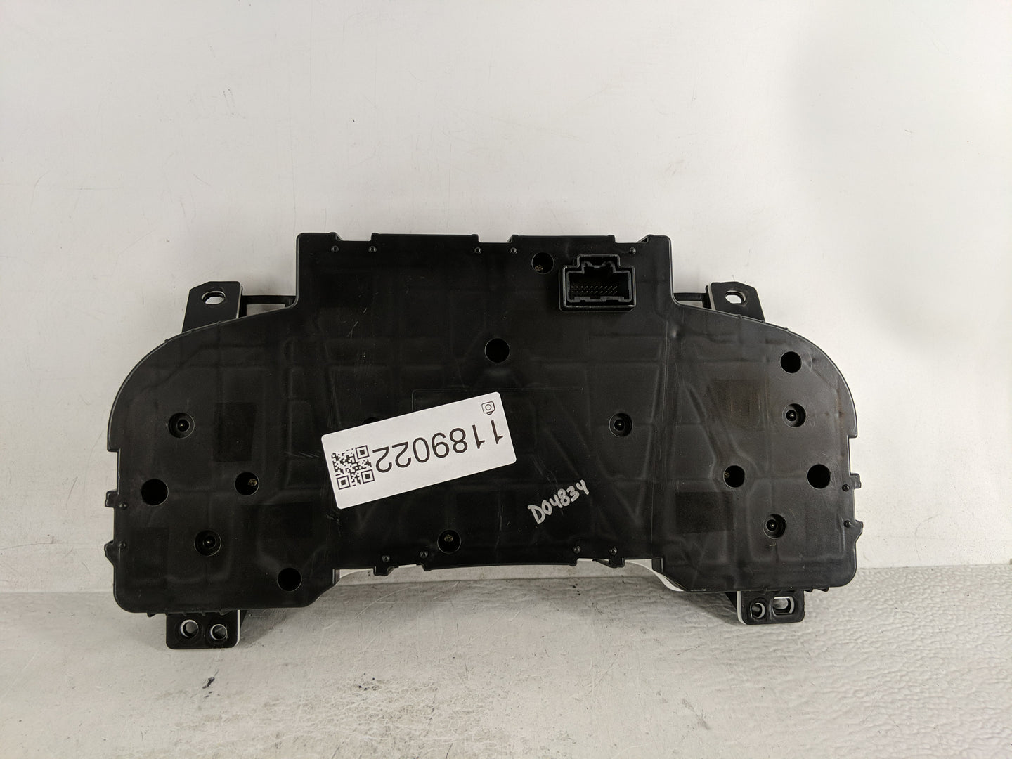 2010-2011 Gmc Yukon Instrument Cluster Speedometer Gauges P/N:20895753 Fits Fits 2010 2011 OEM Used Auto Parts - Oemusedauto