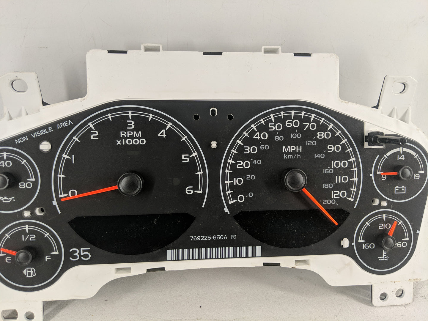 2010-2011 Gmc Yukon Instrument Cluster Speedometer Gauges P/N:20895753 Fits Fits 2010 2011 OEM Used Auto Parts - Oemusedauto
