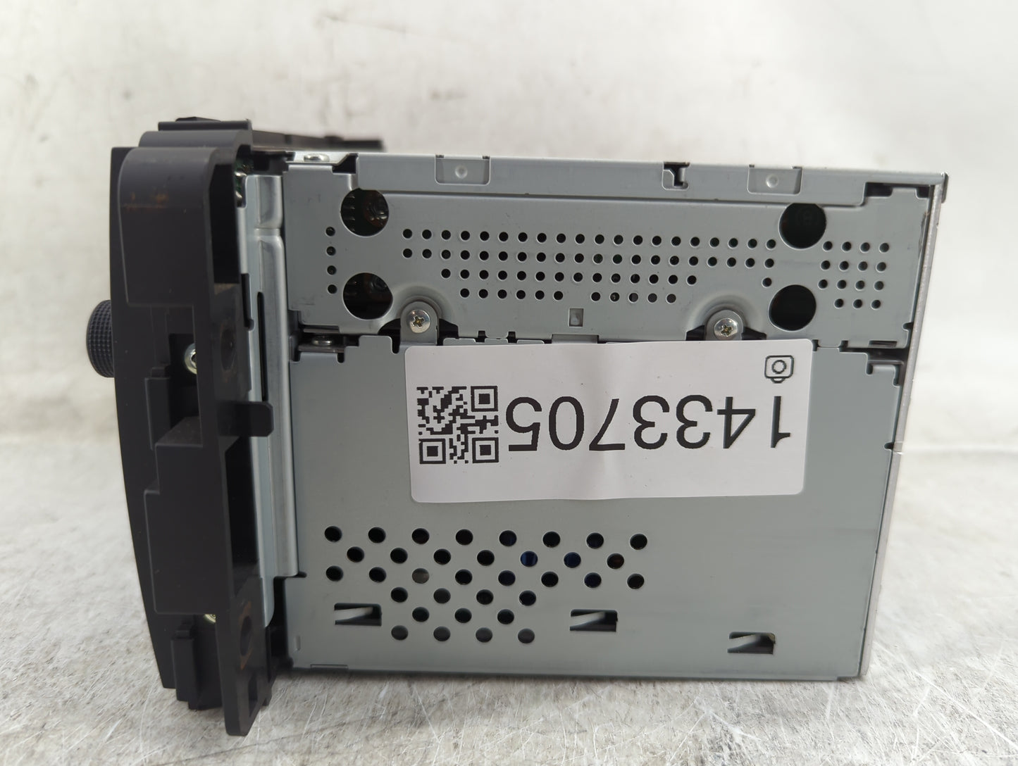 2011 Gmc Yukon Radio AM FM Cd Player Receiver Replacement Fits OEM Used Auto Parts - Oemusedautoparts1.com