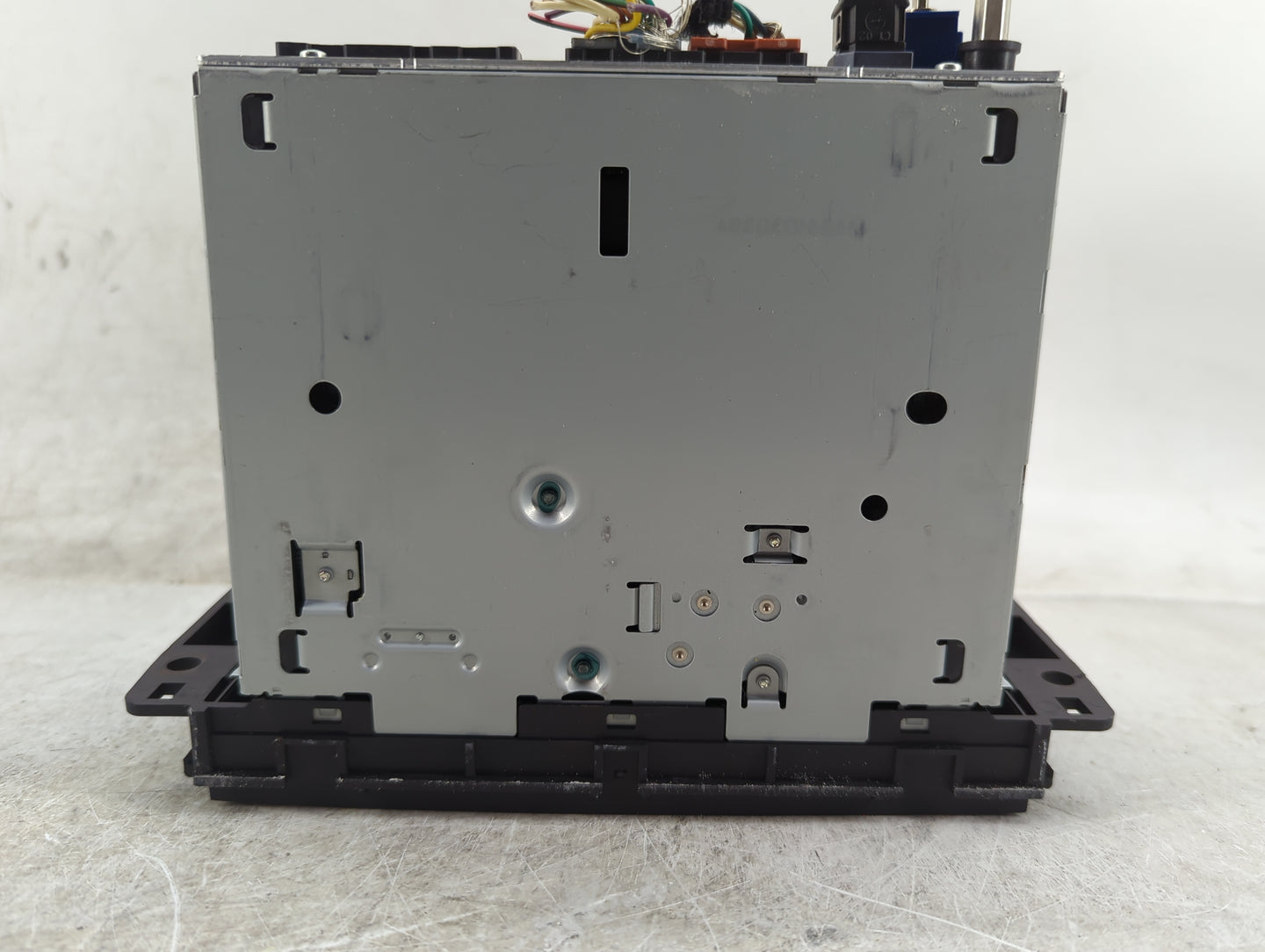 2011 Gmc Yukon Radio AM FM Cd Player Receiver Replacement Fits OEM Used Auto Parts - Oemusedautoparts1.com