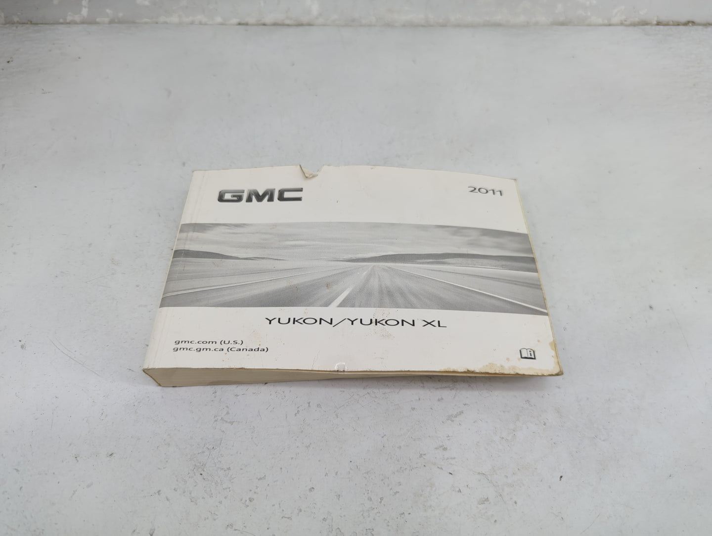 2011 Gmc Yukon Owners Manual Book Guide P/N:25965918 OEM Used Auto Parts - Oemusedautoparts1.com