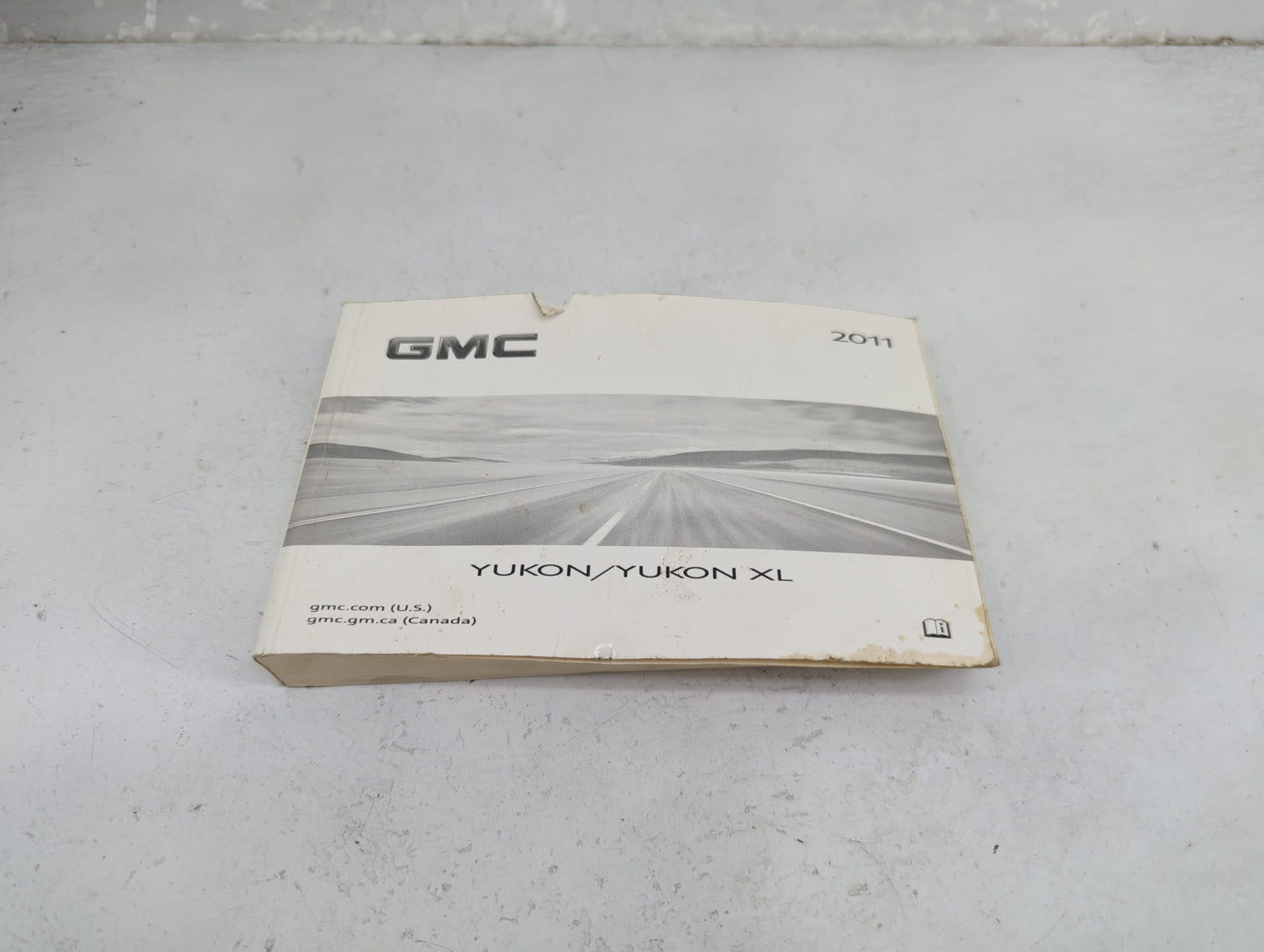 2011 Gmc Yukon Owners Manual Book Guide P/N:25965918 OEM Used Auto Parts - Oemusedautoparts1.com