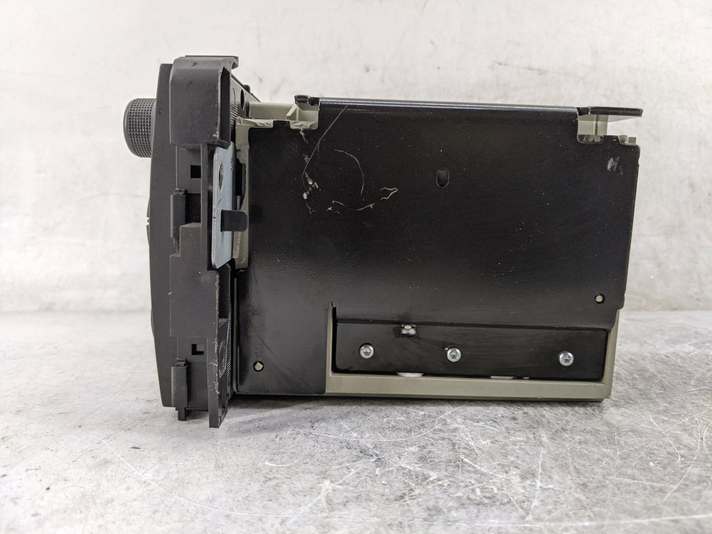 2010-2014 Gmc Yukon Radio AM FM Cd Player Receiver Replacement P/N:20934593 28256335 Fits OEM Used Auto Parts - Oemusedautop