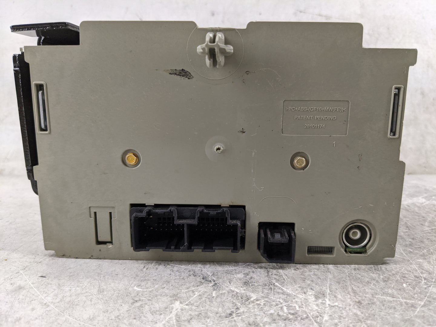 2010-2014 Gmc Yukon Radio AM FM Cd Player Receiver Replacement P/N:20934593 28256335 Fits OEM Used Auto Parts - Oemusedautop