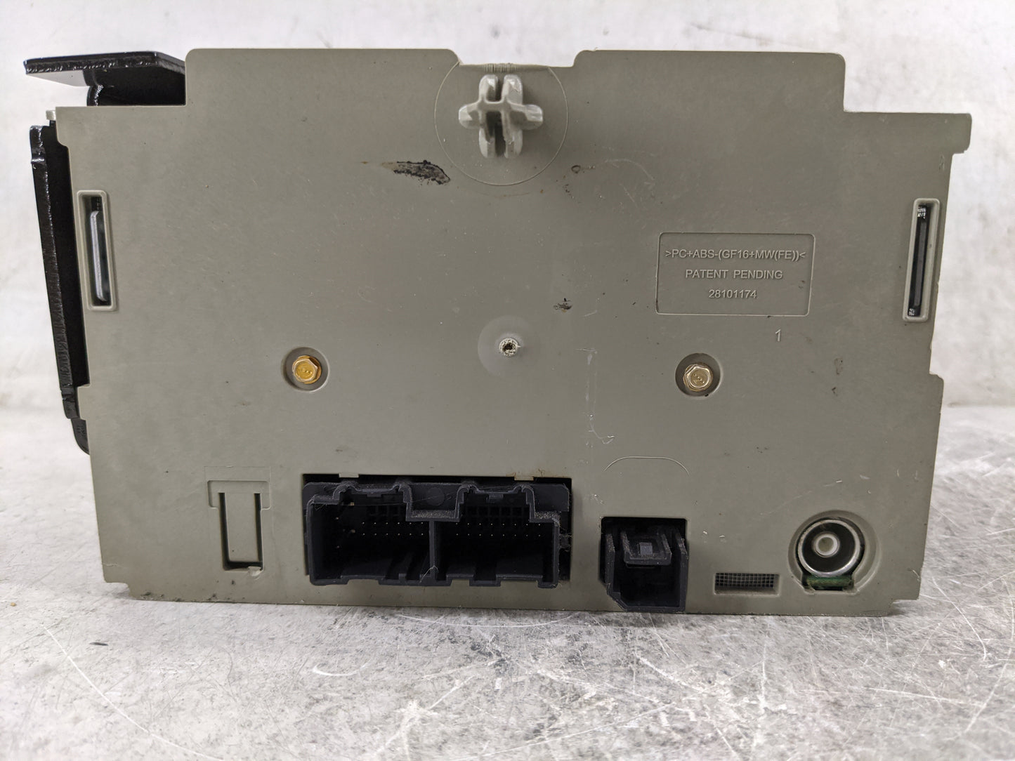 2010-2014 Gmc Yukon Radio AM FM Cd Player Receiver Replacement P/N:20934593 28256335 Fits OEM Used Auto Parts - Oemusedautop