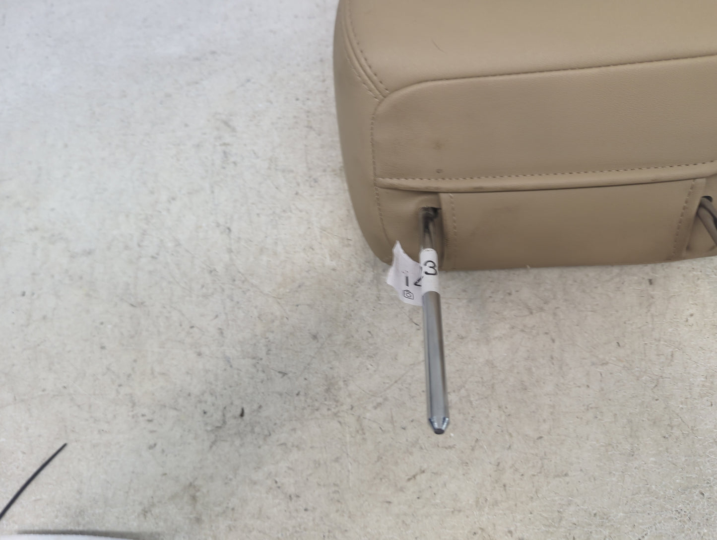2011 Gmc Yukon Headrest Head Rest Front Passenger Seat Tan - Oemusedautoparts1.com