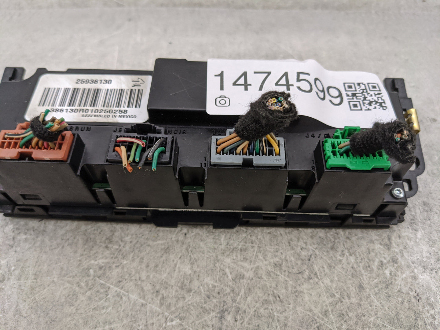 2007-2011 Gmc Yukon Climate Control Module Temperature AC/Heater Replacement P/N:25936130 386130R010250258 Fits OEM Used Aut