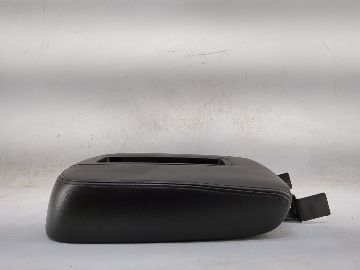 2011 Gmc Yukon Center Console Armrest Cover Lid P/N:L019701AA01G13 Fits OEM Used Auto Parts - Oemusedautoparts1.com