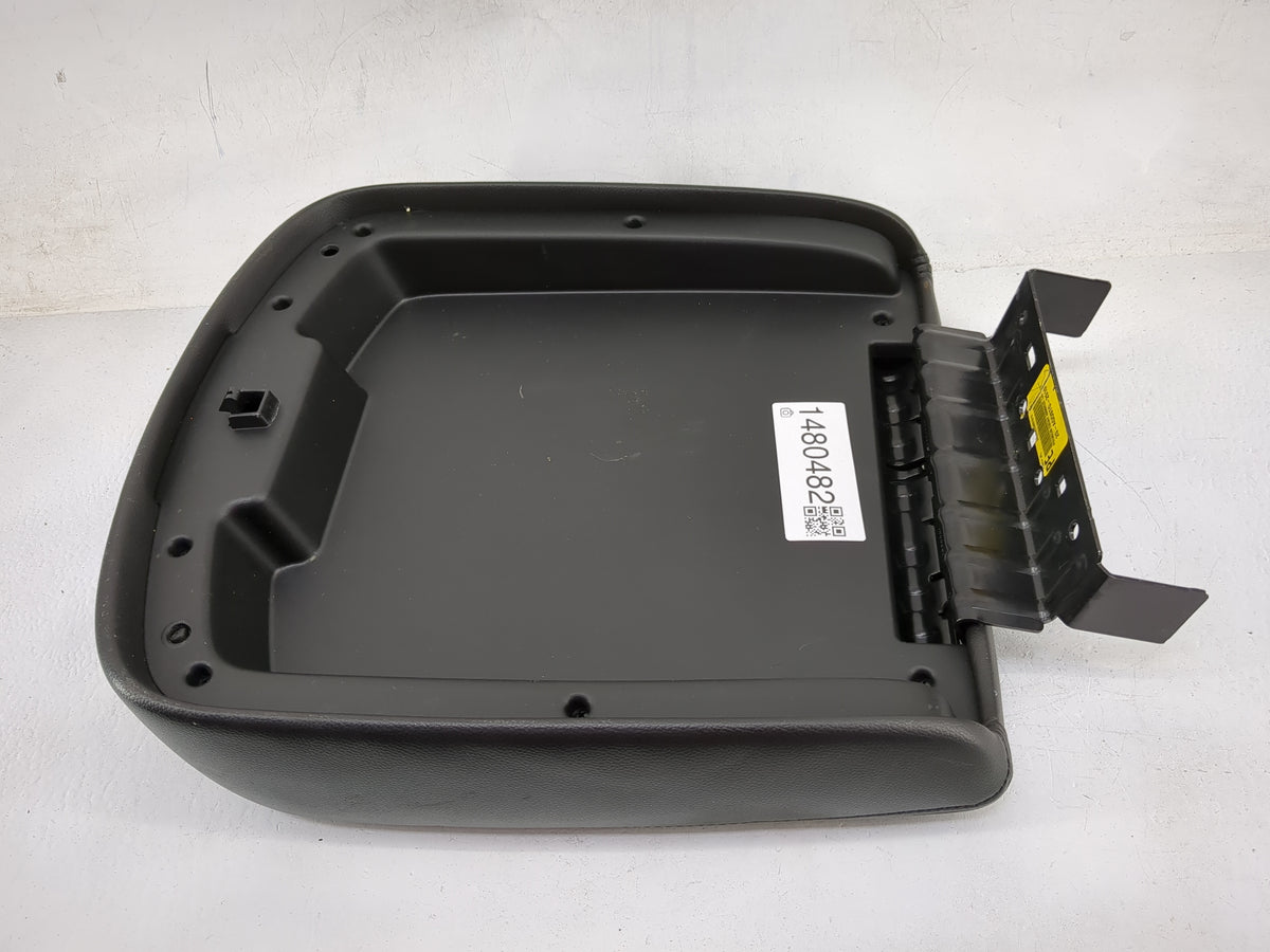 2011 Gmc Yukon Center Console Armrest Cover Lid P/N:L019701AA01G13 Fits OEM Used Auto Parts - Oemusedautoparts1.com