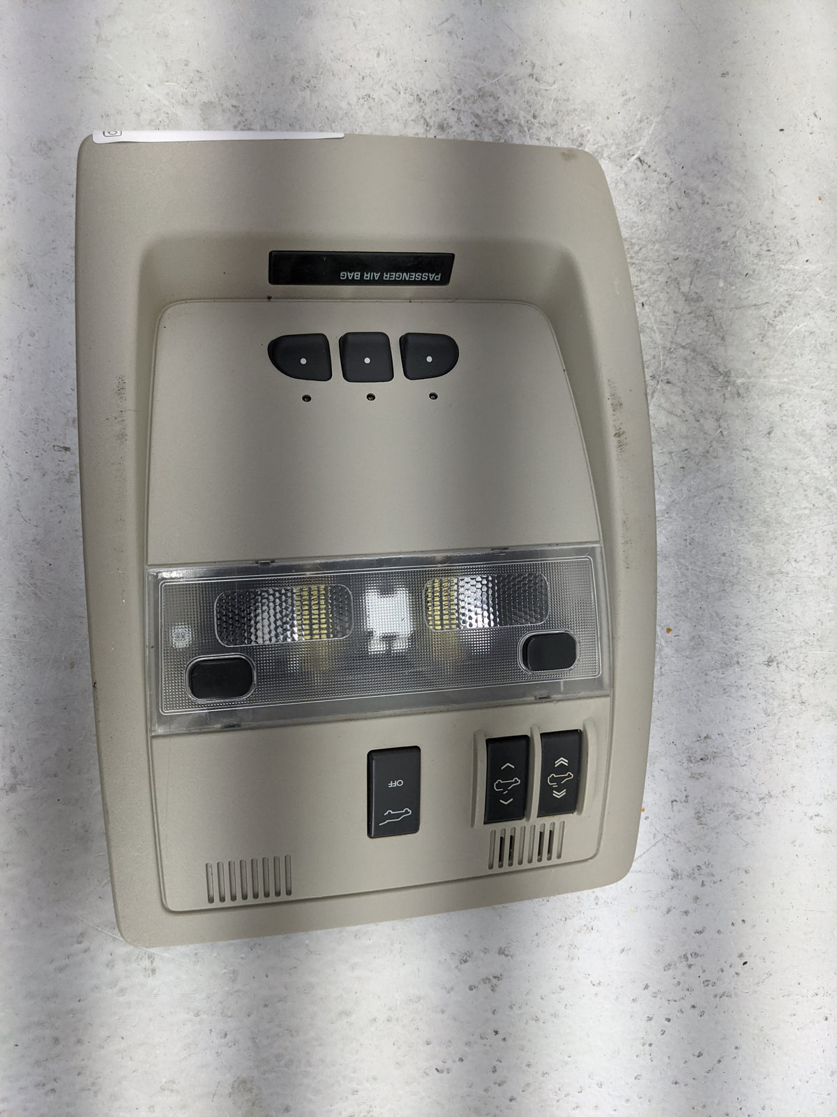Gmc Yukon Overhead Roof Console Tan 1483120 - Oemusedautoparts1.com