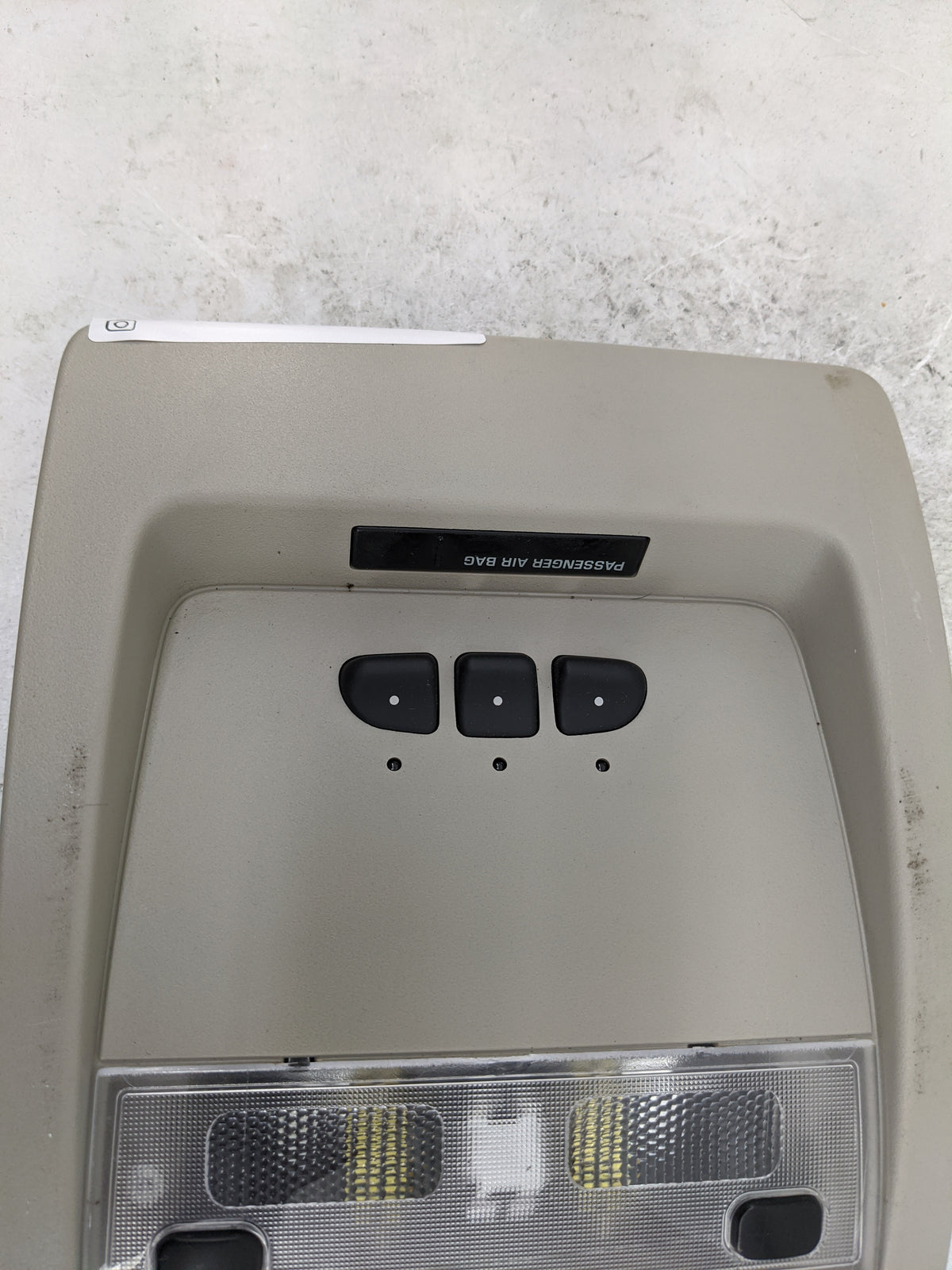 Gmc Yukon Overhead Roof Console Tan 1483120 - Oemusedautoparts1.com