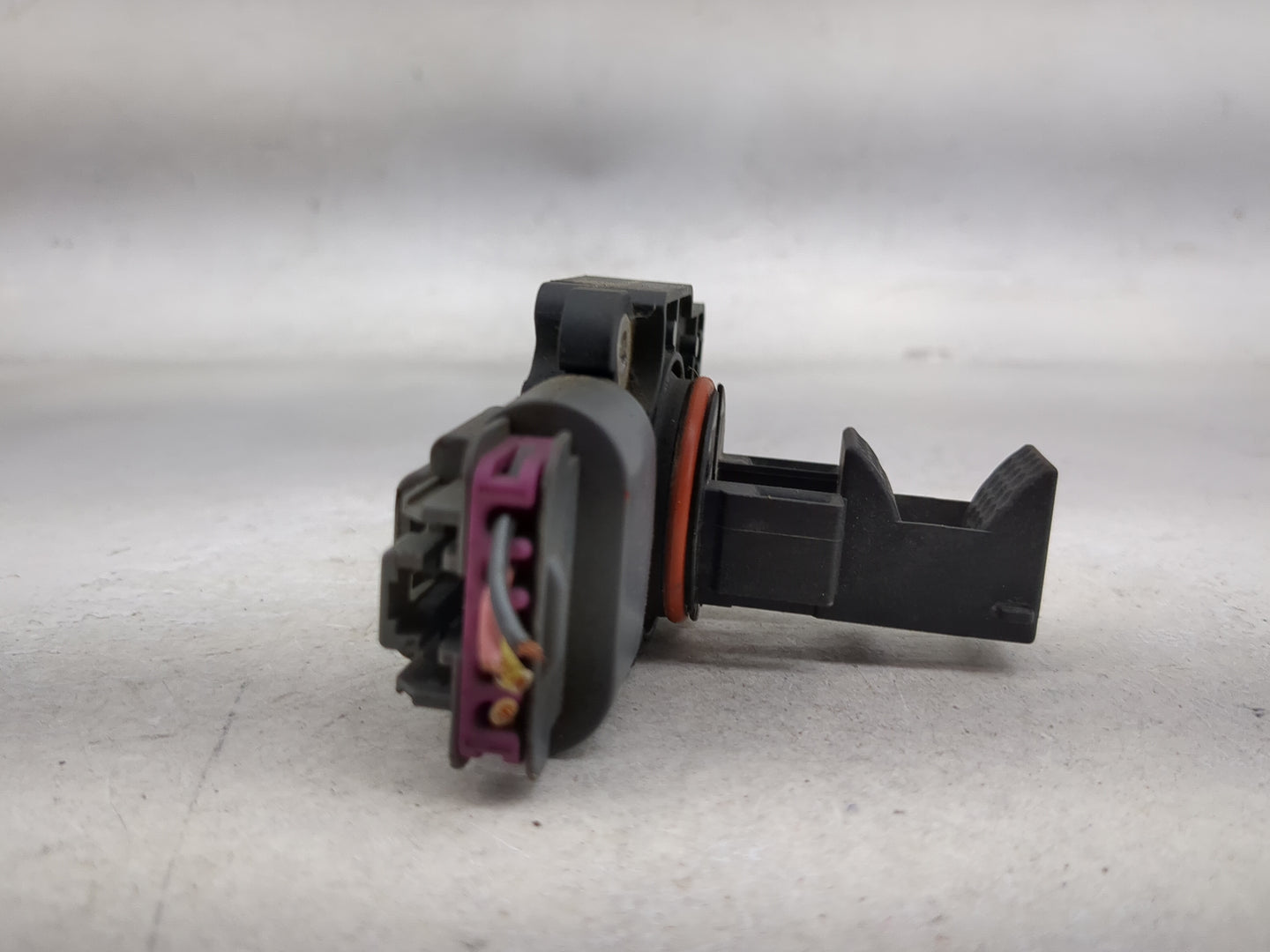 2009-2014 Gmc Yukon Mass Air Flow Meter Maf 1486047 - Oemusedautoparts1.com