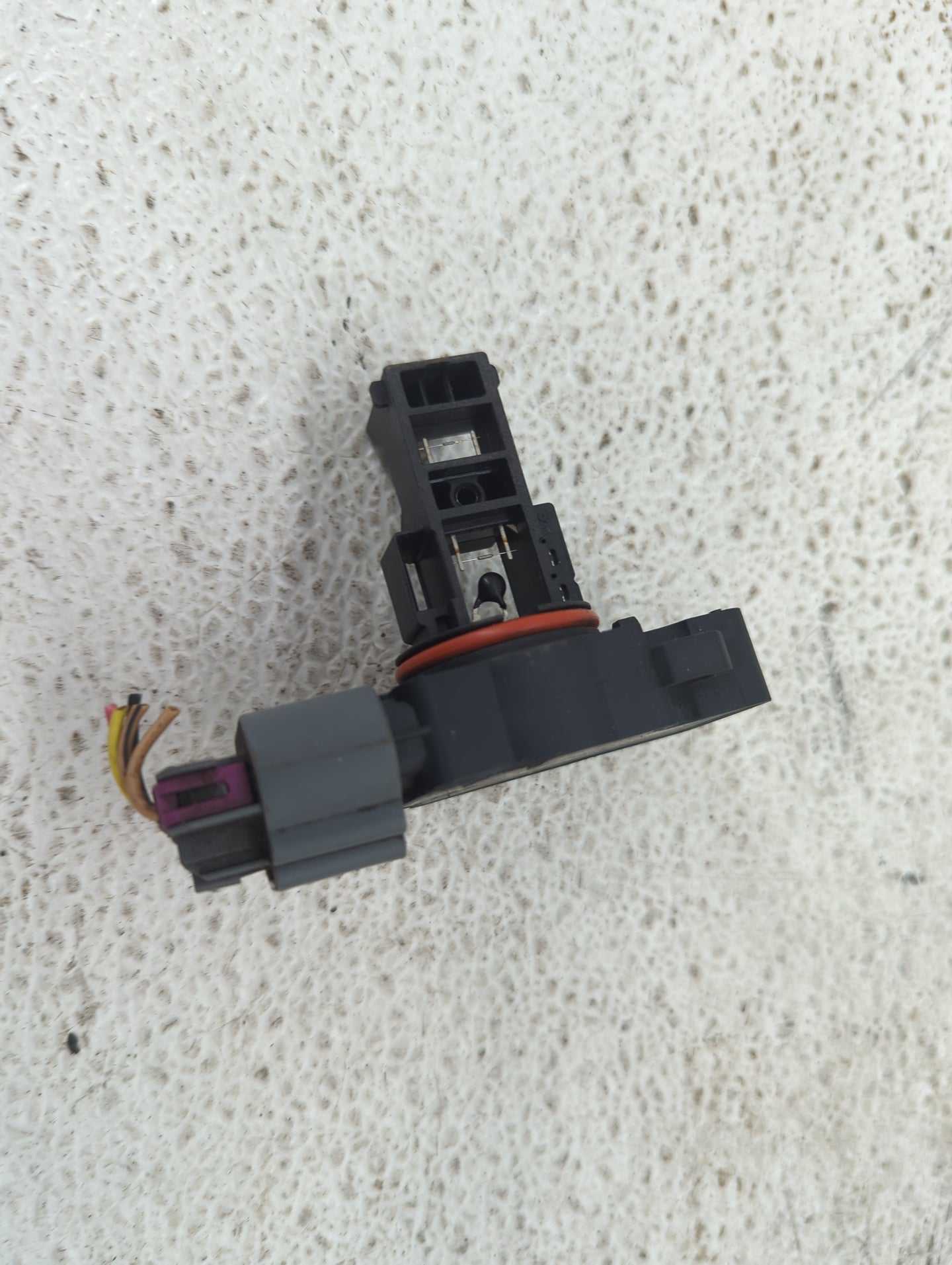2009-2014 Gmc Yukon Mass Air Flow Meter Maf 1487863 - Oemusedautoparts1.com