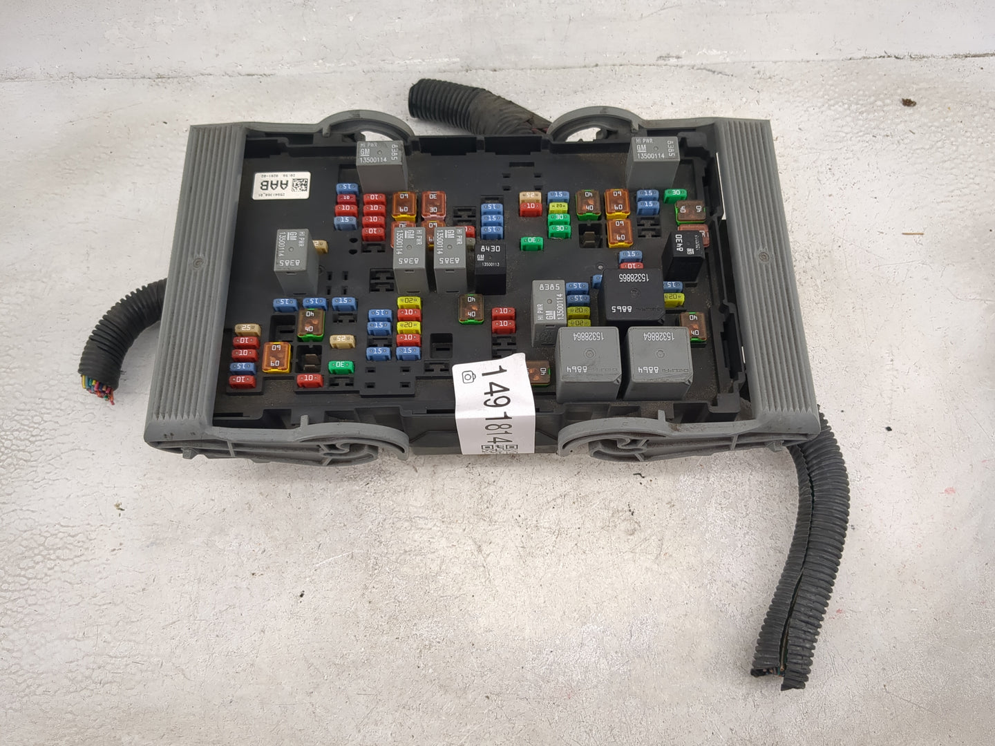 2010-2014 Gmc Yukon Fusebox Fuse Box Panel Relay Module P/N:25941368_01 13500114, 13500113 Fits Fits 2010 2011 2012 2013 201