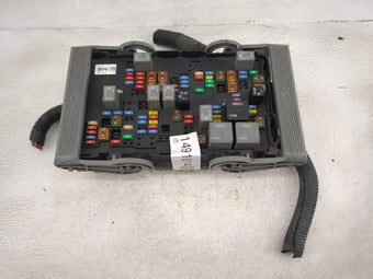 compare product 2010-2014 Gmc Yukon Fusebox Fuse Box Panel Relay Module P/N:25941368_01 13500114, 13500113 Fits Fits 2010 2011 2012 2013 2014 OEM Used Auto Parts