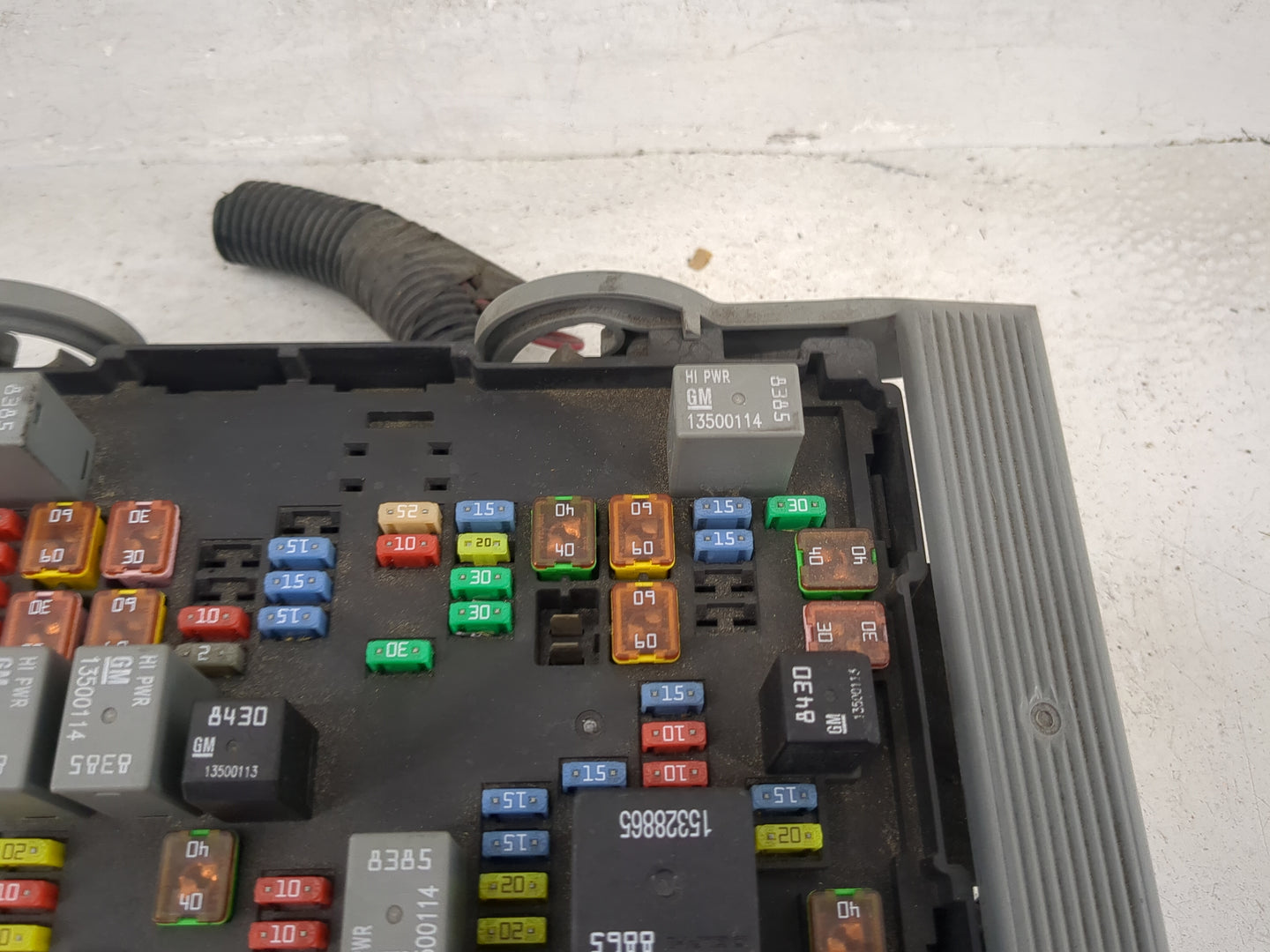 2010-2014 Gmc Yukon Fusebox Fuse Box Panel Relay Module P/N:25941368_01 13500114, 13500113 Fits Fits 2010 2011 2012 2013 201