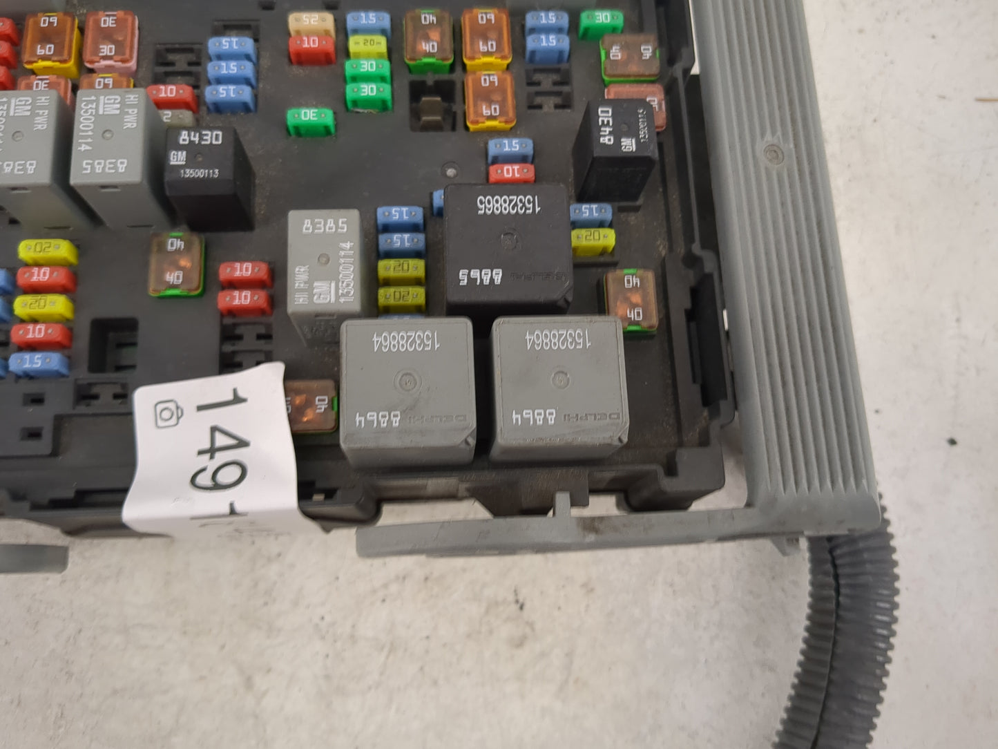 2010-2014 Gmc Yukon Fusebox Fuse Box Panel Relay Module P/N:25941368_01 13500114, 13500113 Fits Fits 2010 2011 2012 2013 201