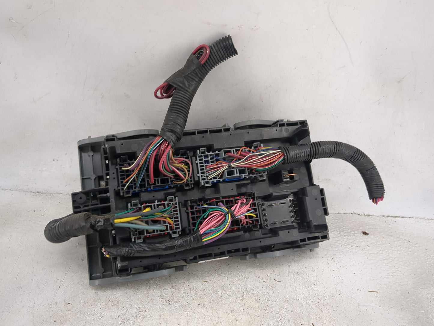 2010-2014 Gmc Yukon Fusebox Fuse Box Panel Relay Module P/N:25941368_01 13500114, 13500113 Fits Fits 2010 2011 2012 2013 201